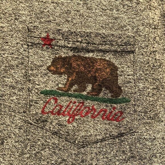 Brooklyn California Pocket T-Shirt - Picture 3 of 4